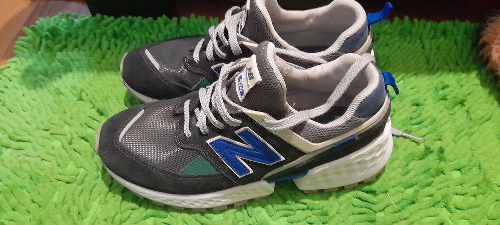 Фірмові кросівки NB