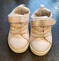 Sneakersy niemowlęce  rozmiar 20