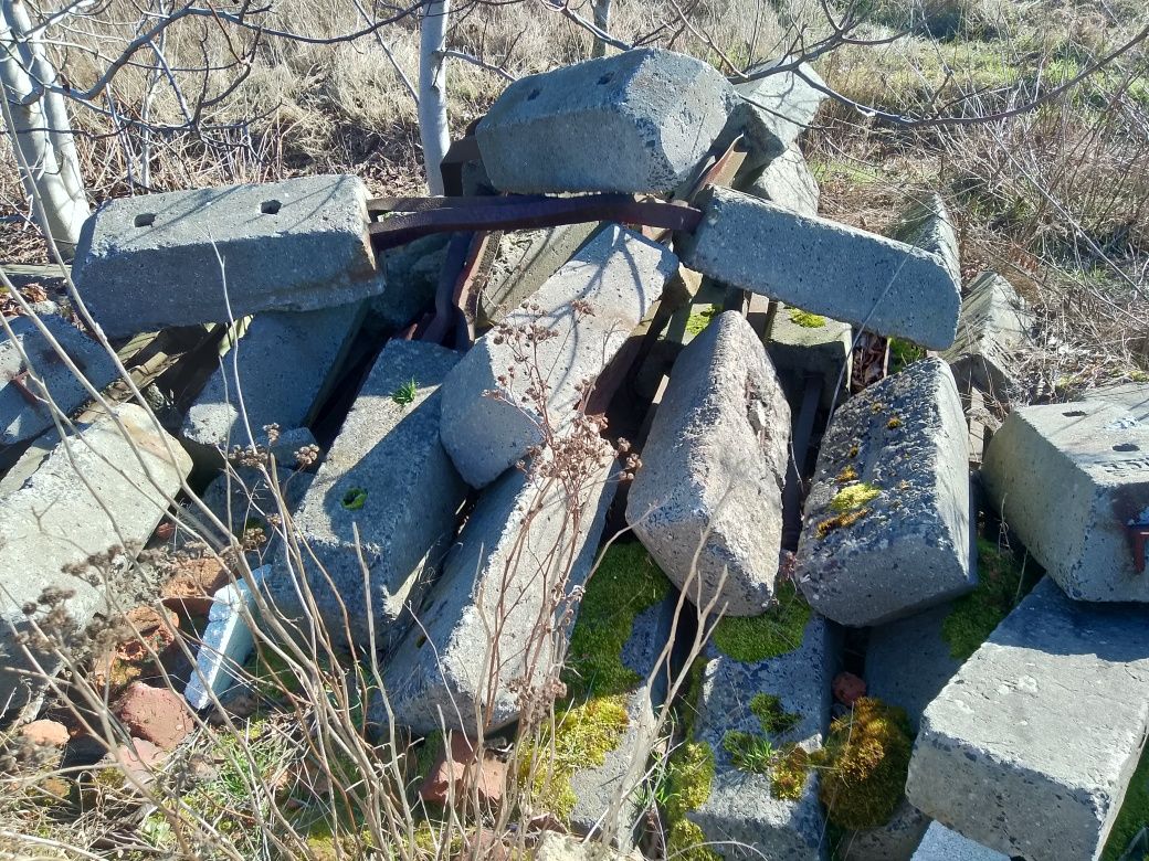 Oddam za darmo gruz betonowy i ceglany i płyty drogowe
