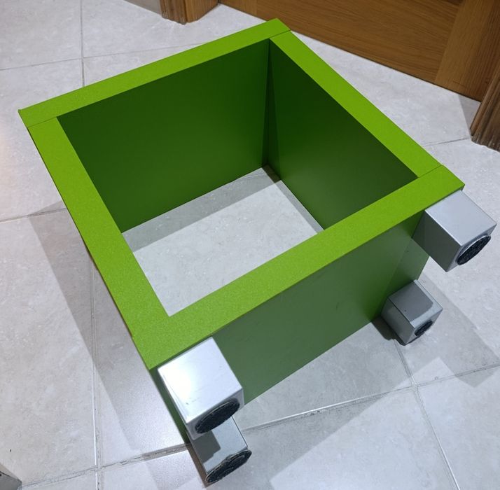Mesinha de Cabeceira-Verde-IKEA