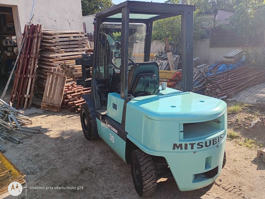 Sprzedam wózek  widłowy Mitsubishi FD 30