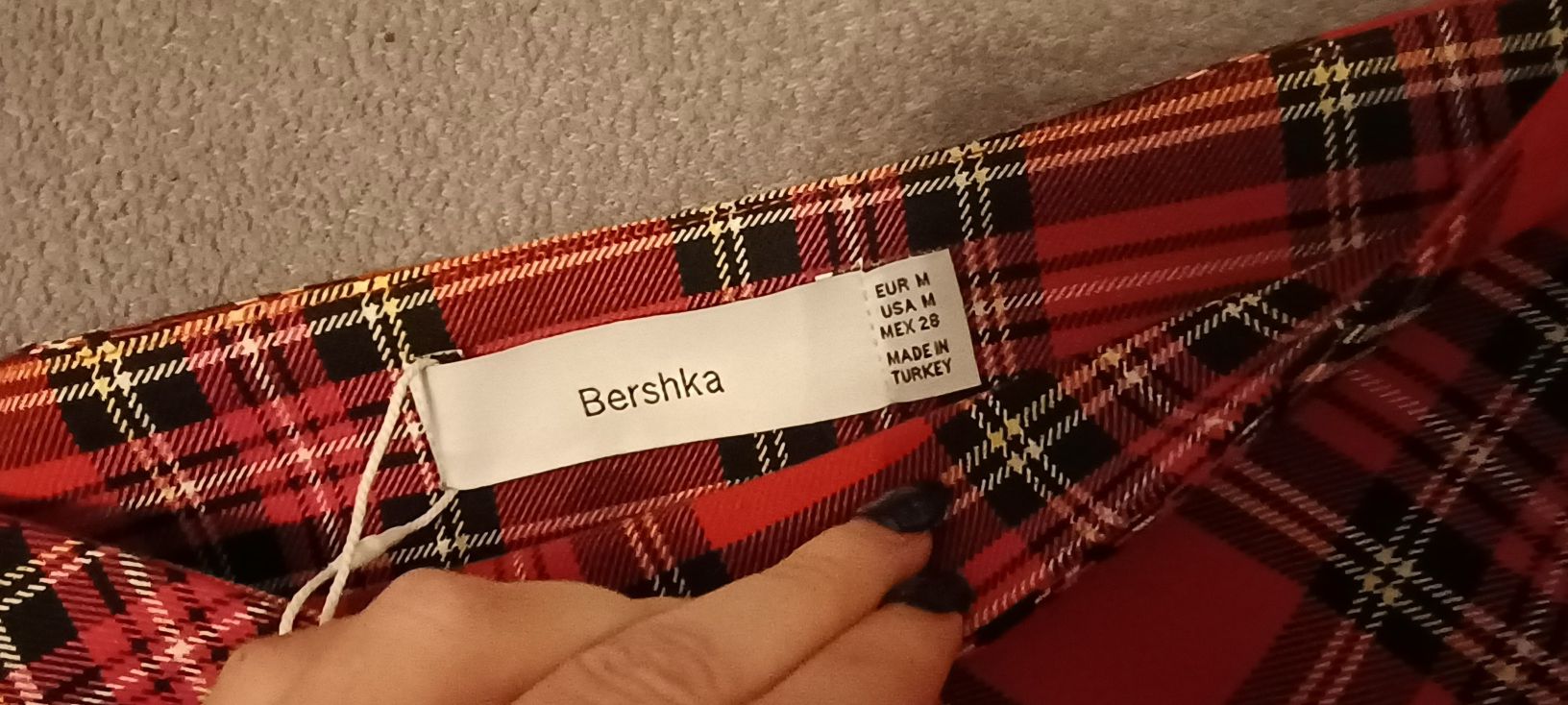 Śliczna spódniczka w kratkę sexy Bershka poszerzana M czerwona krata