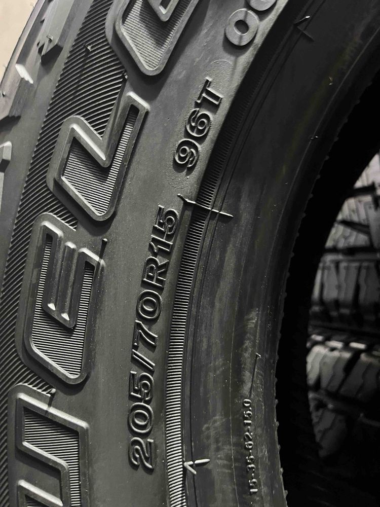 205/70/15 R15 Bridgestone Dueler A/T 001 4шт нові