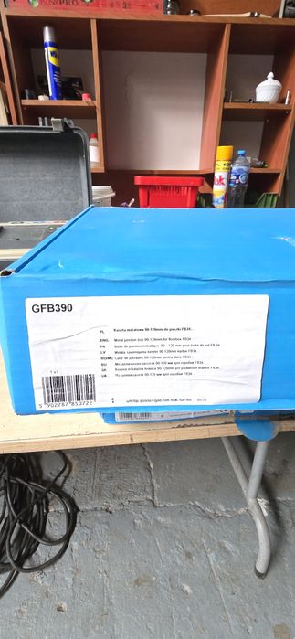 8x Kaseta metalowa do puszki, 90-120mm, GFB390 Simon Connect
