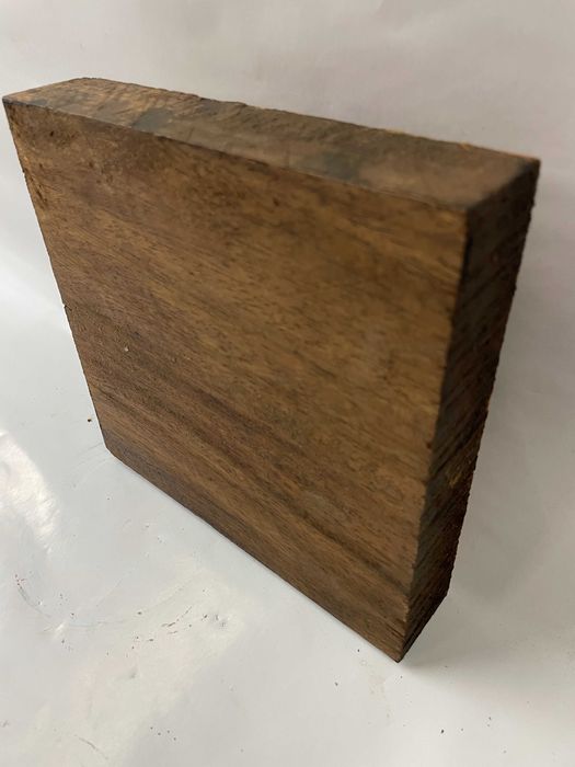 Cara de Anjo com douramento e marmoreado madeira castanho