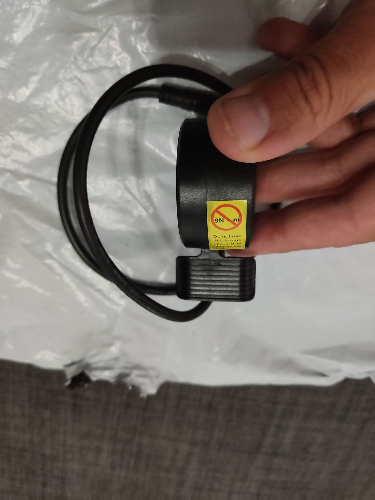 Kciukowa manetka gazu do roweru elektrycznego czy hulajnogi
