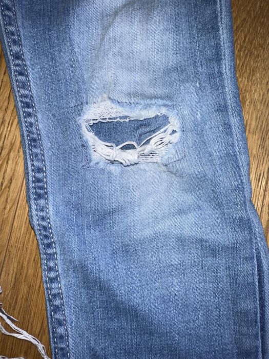 Spodnie dziecięce jeans z dziurami, rozm. 134, 8-9 lat