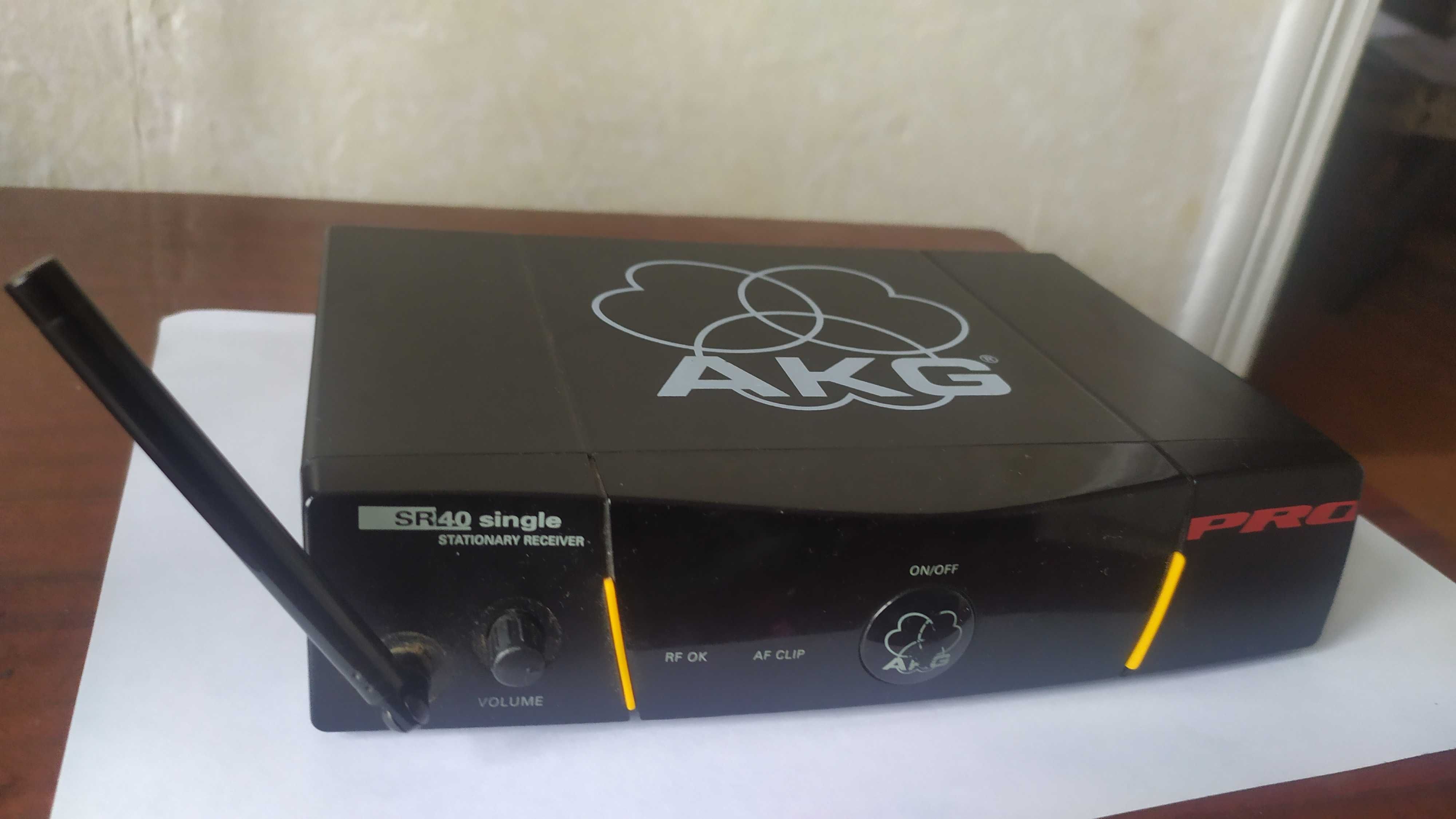 Продам AKG SR40 Single. База и передатчик. Частота 863.100 Mhz.