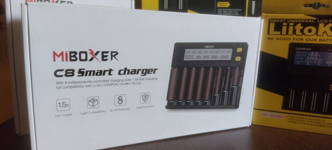Miboxer C8 - універсальний зарядний на 8 каналів для Ni-Mh/Ni-Cd, Li-I