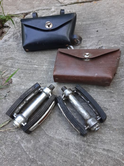 Принадлежности  для  велосипеда.