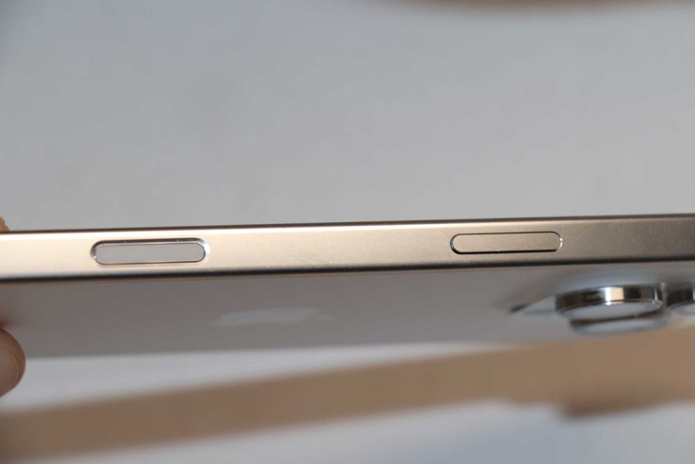 Apple iPhone 16 Pro Max 256GB White Titanium, заблокирован по ID!