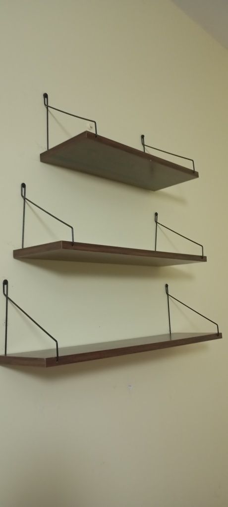 Vendo 2 set de 3 prateleiras (6 no total) -