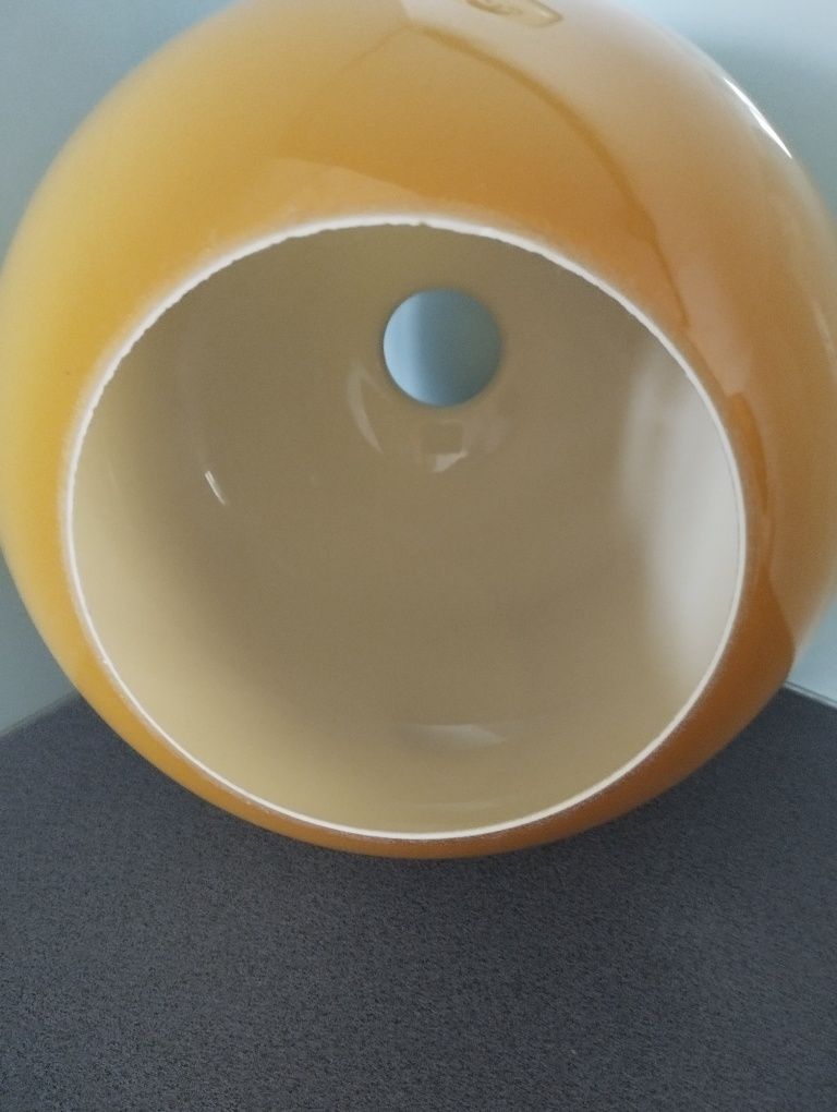 Klosz PRL, dwie warstwy miodowa/biała, śr 23 cm