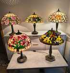 Tiffany lampy witrażowe stołowe / nocne Art deco