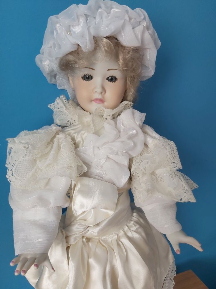 Boneca Porcelana ALDA