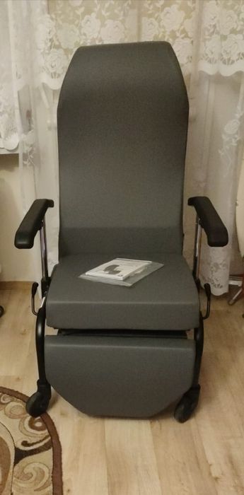 Fotel inwalidzki na kółkach Vermeiren Normandie Plus