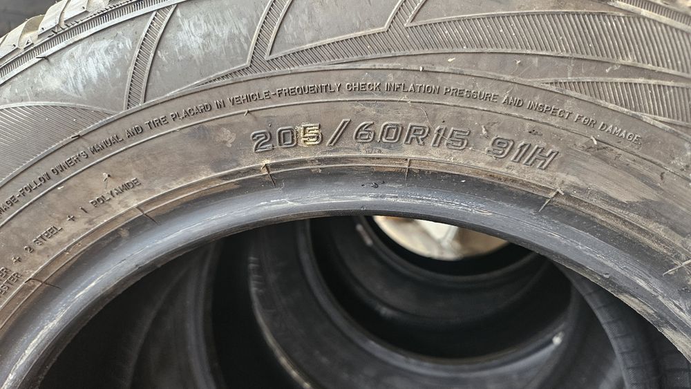 Opony zimowa  205.60.15 Falken
