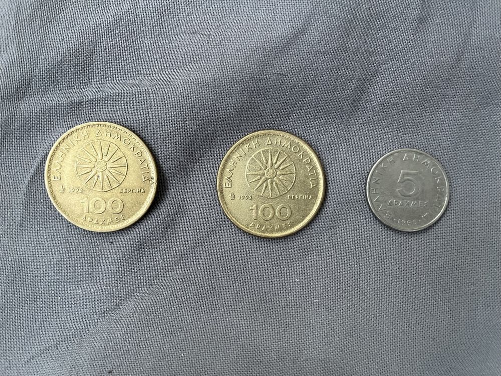 Монеты Греции (100 и 5 драхм)
