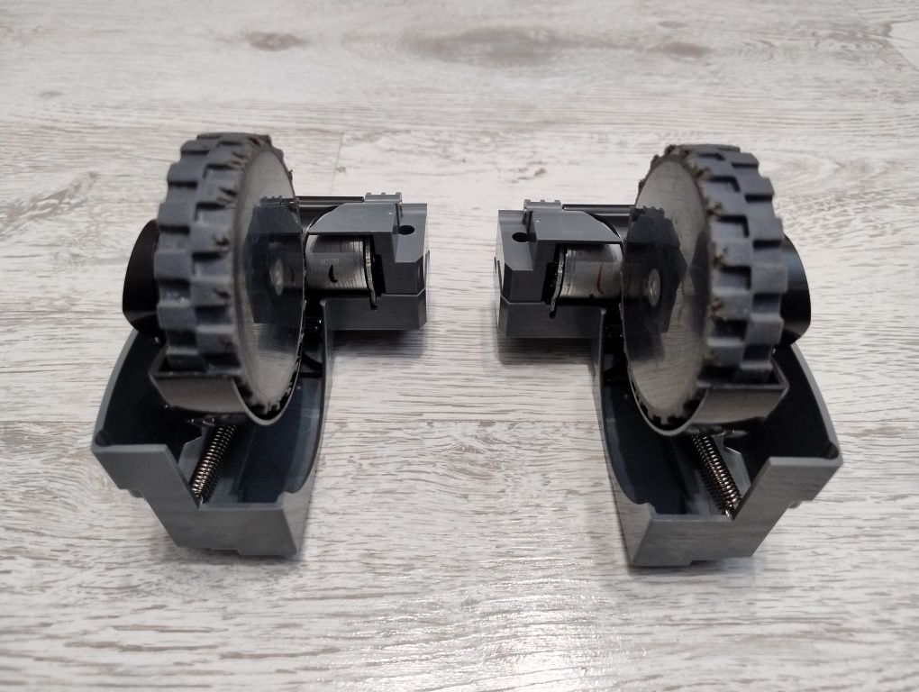 Moduł koła lewego ,L` + Moduł koła prawego ,R` Irobot Roomba 616