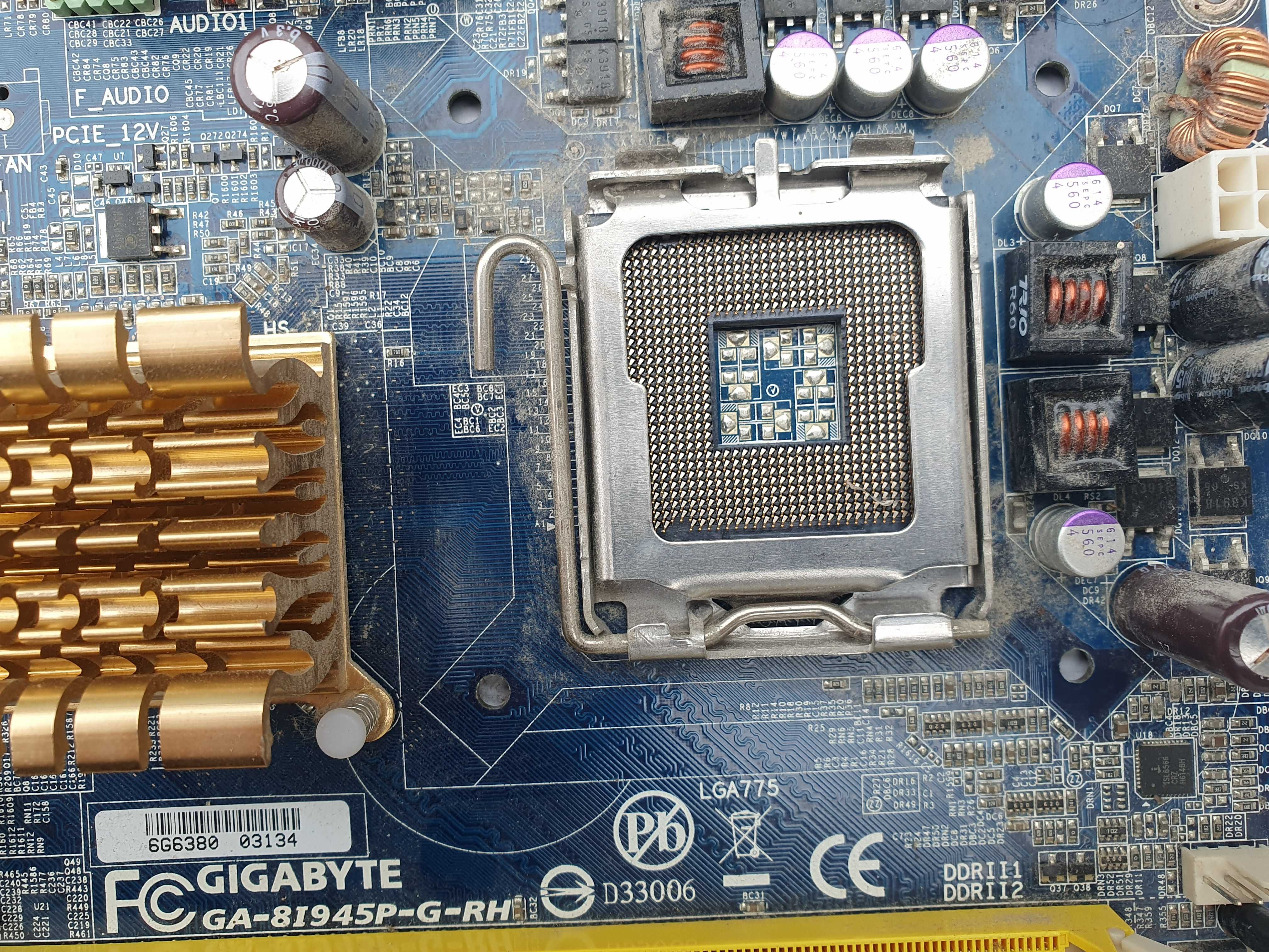 płyta główna GIGABYTE GA-8I945P-G-RH z kartą graficzną  GV-NX73T256P-R