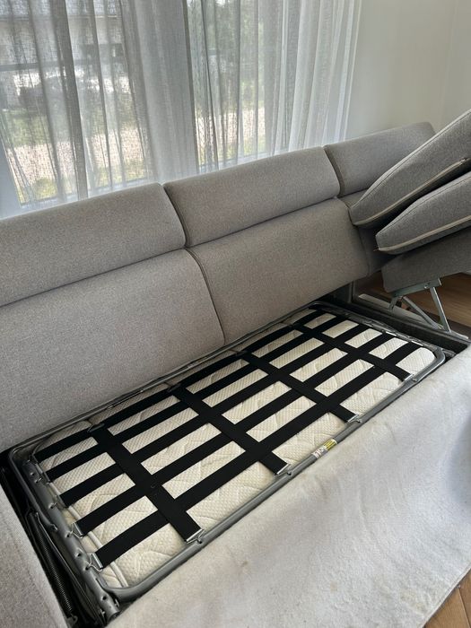 Narożnik z funkcją spania firmy Adriana Futniture