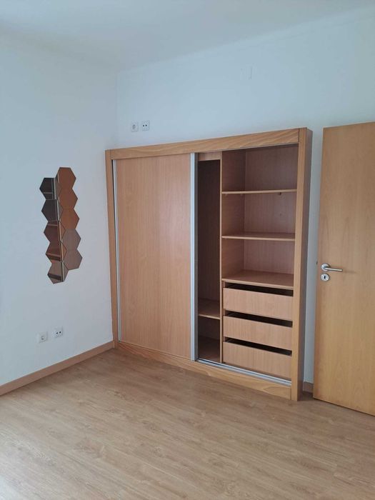 T2 reconstruído com cozinha equipada e terraço
