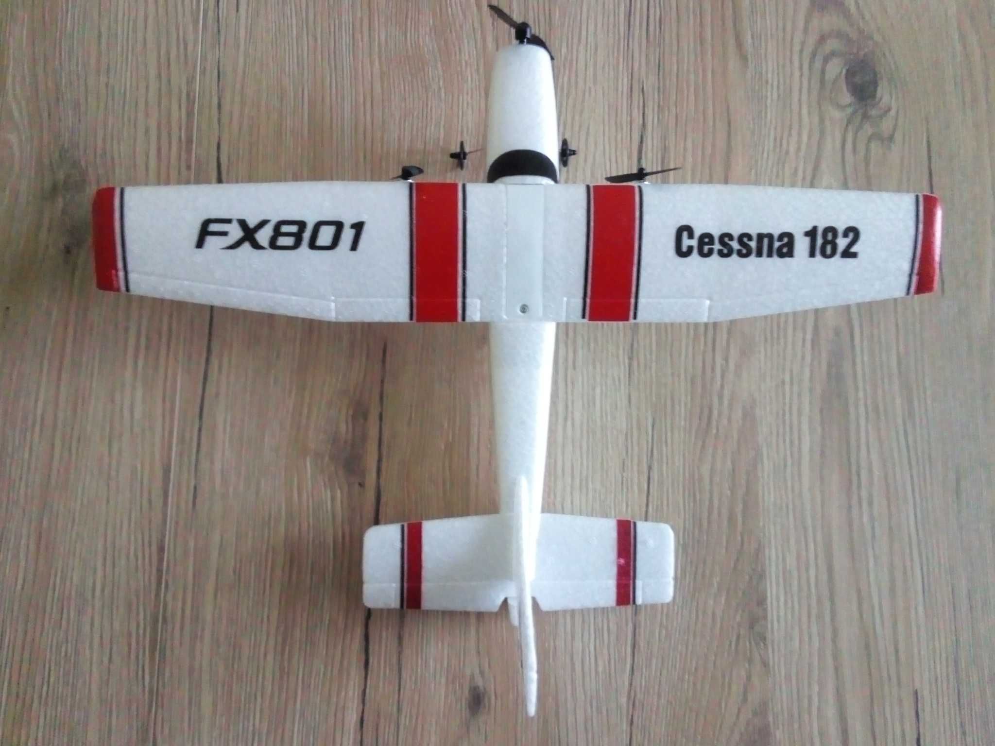 Model FX801 Samolot Zdalnie Sterowany RC  2k  38,5x31