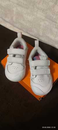 Buty dziecięce Nike roz 22