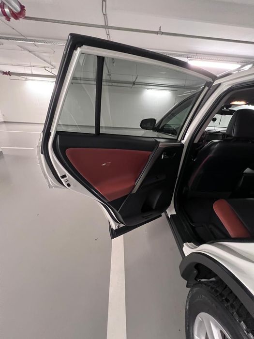 Продам автівку TOYOTA RAV 4