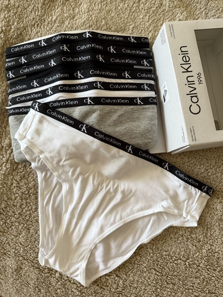 Набір трусиків Calvin Klein р S - 7 шт