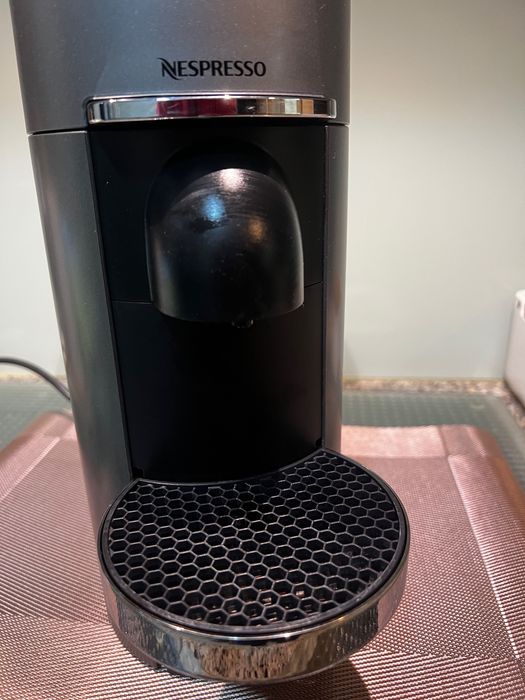 Máquina de café Nespresso VertuoPlus Deluxe