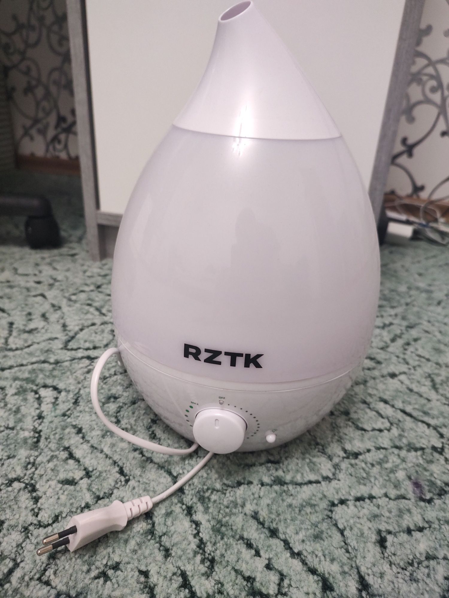 Зволожувач повітря RZTK HM 3034Н LED