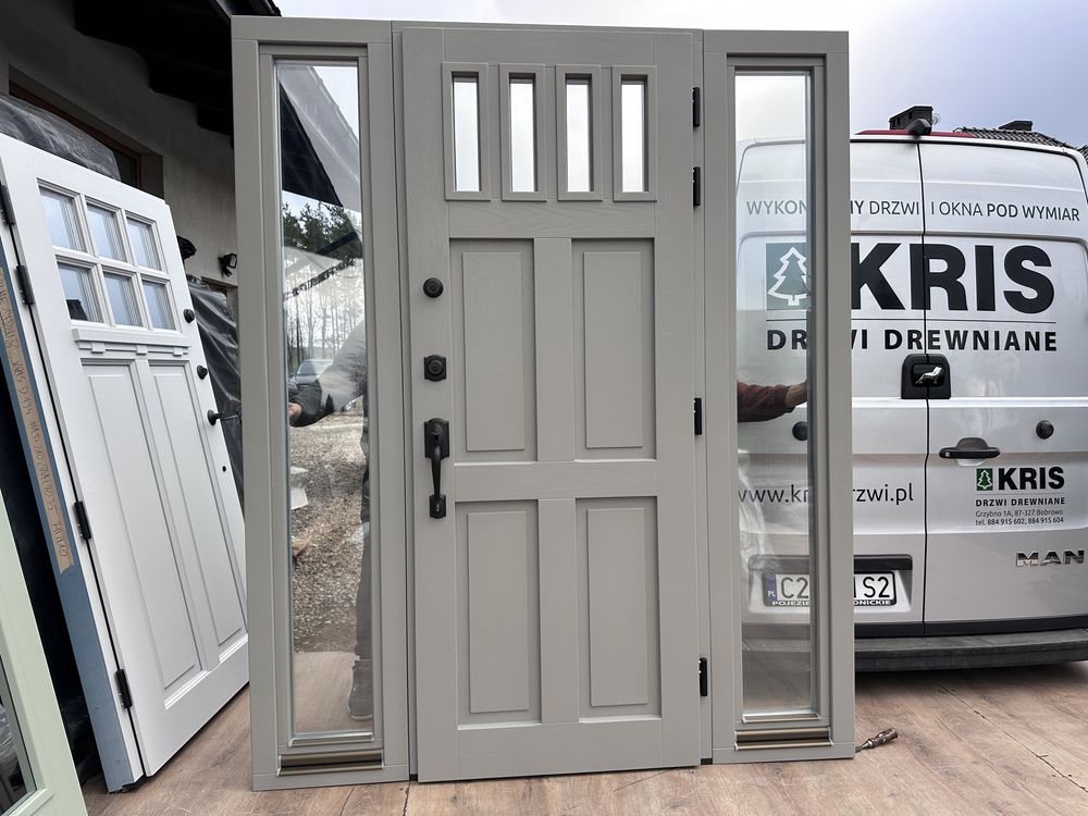 Drzwi zewnętrzne drewniane z doświetlami Schlage USA 188x238 Montaż
