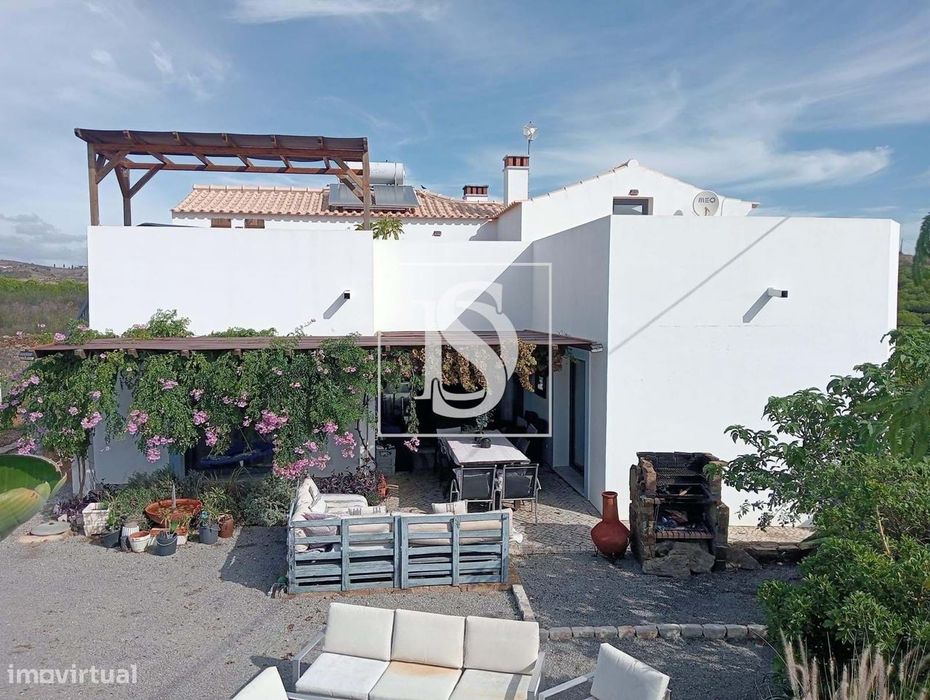 Excelente Moradia independente a 15m de Tavira com Jacuzzi no terraço