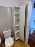 Móvel de casa de banho com porta, branco como novo