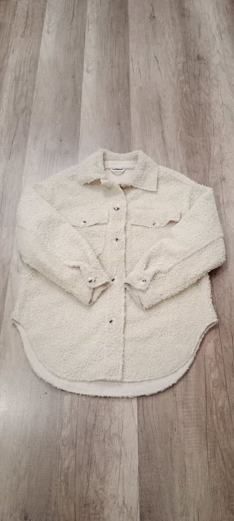 Bluza damska zapinana.