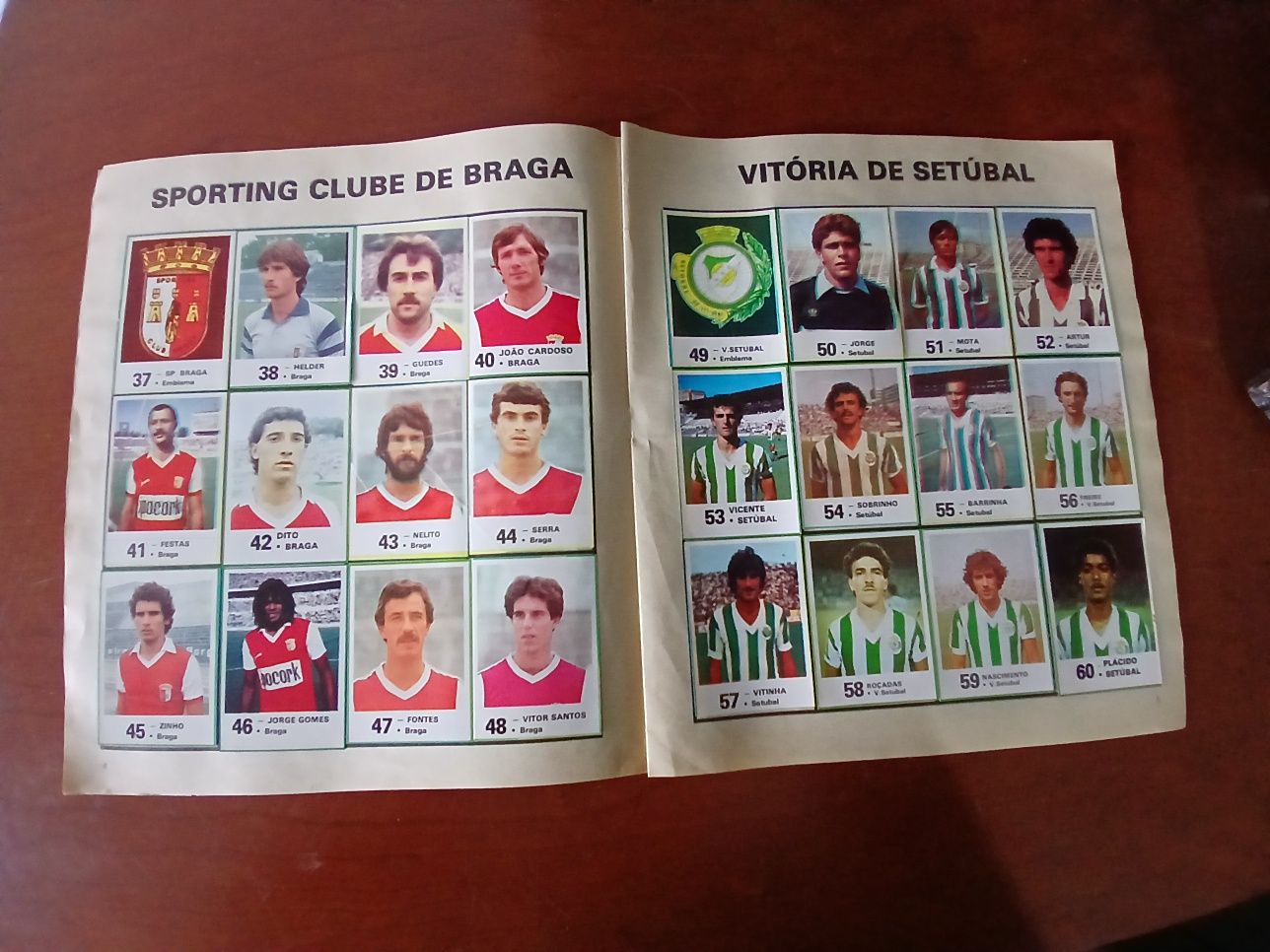 Caderneta completa de futebol 1985