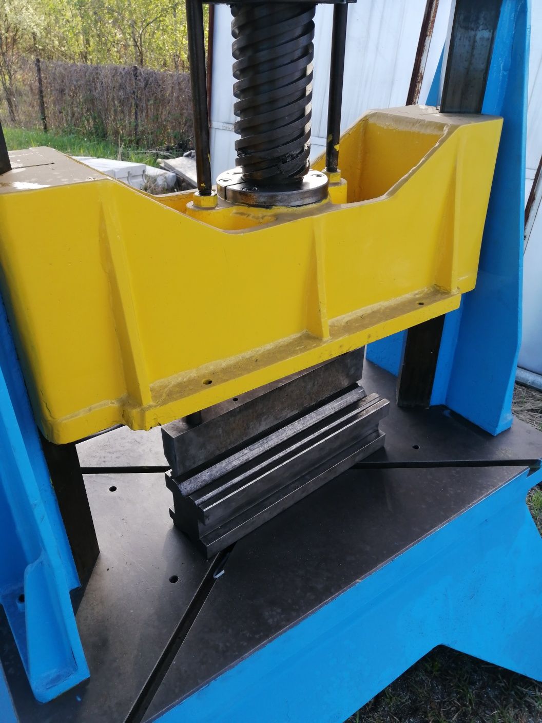 Prasa, gilotyna, gietarka 60ton