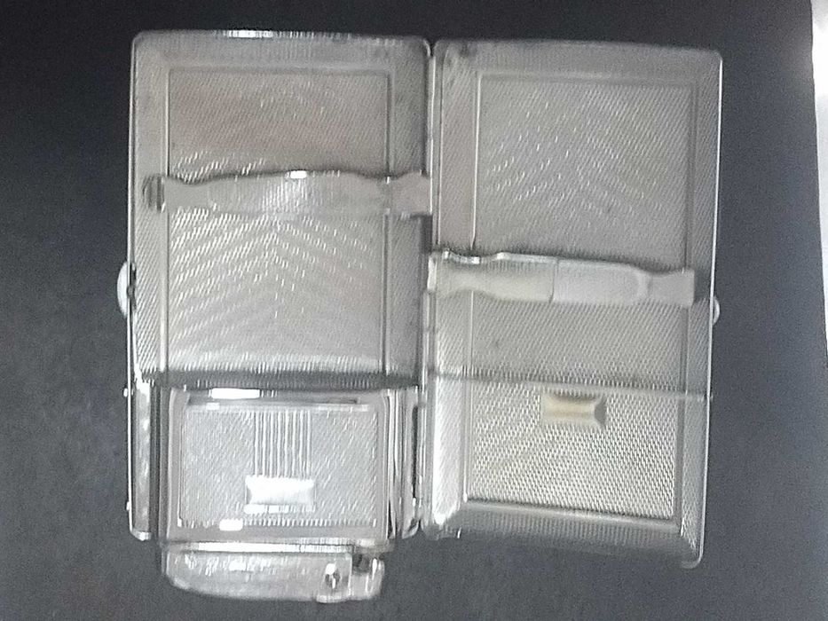 Isqueiro integrado em Cigarreira