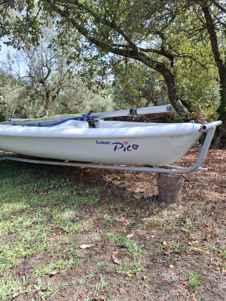 Barco vela Laser Pico
