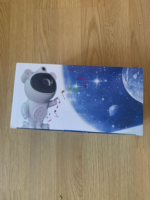 Проектор  Астронавт луна небо БЛЮТУЗ нічник  Космонавт