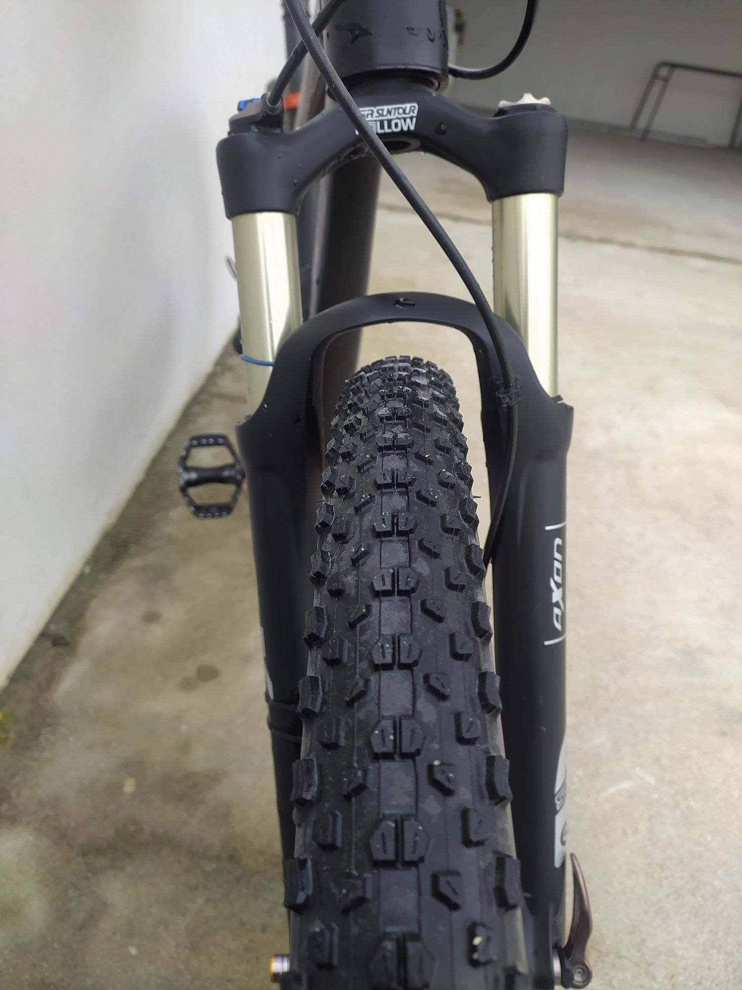 Suspensão Suntour Axon 27.5