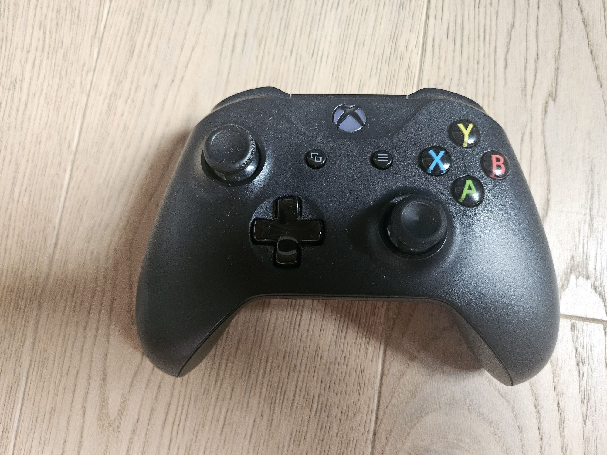 Pad do xbox one różne kolory