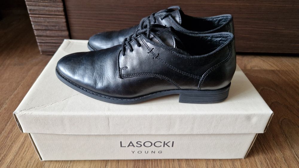 Buty chłopięce 33