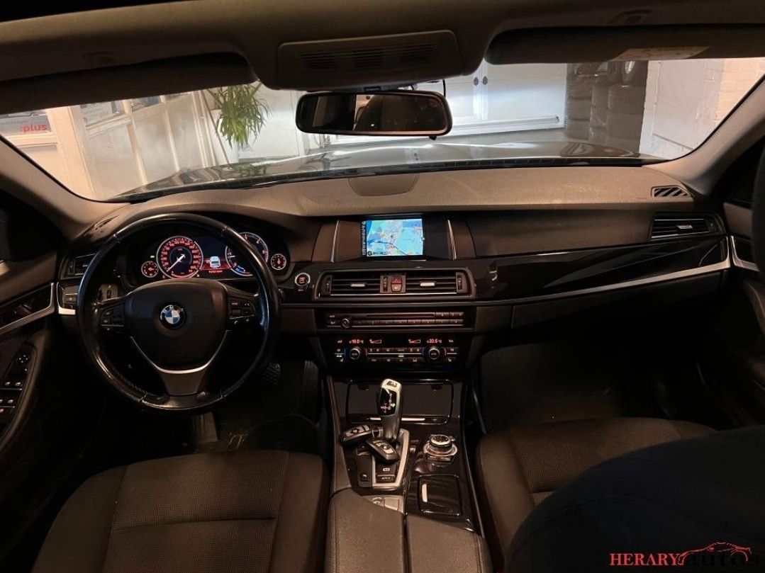 BMW 520d caixa automática co. Teto panorâmico