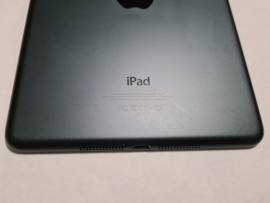Планшет Apple iPad Mini A1432 16GB Побитий Тач-Пад Заблокований