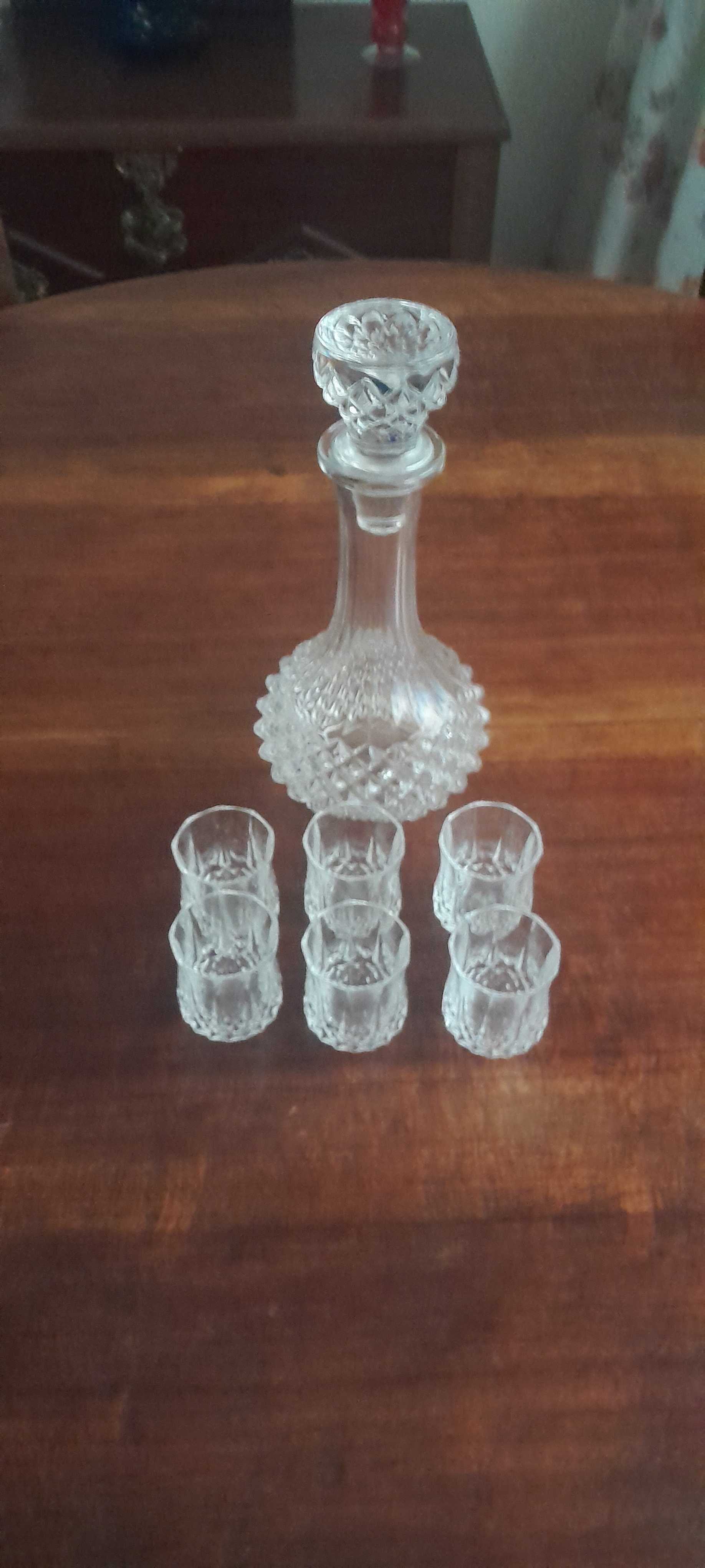 Conjunto de garrafa e 6 cálices
