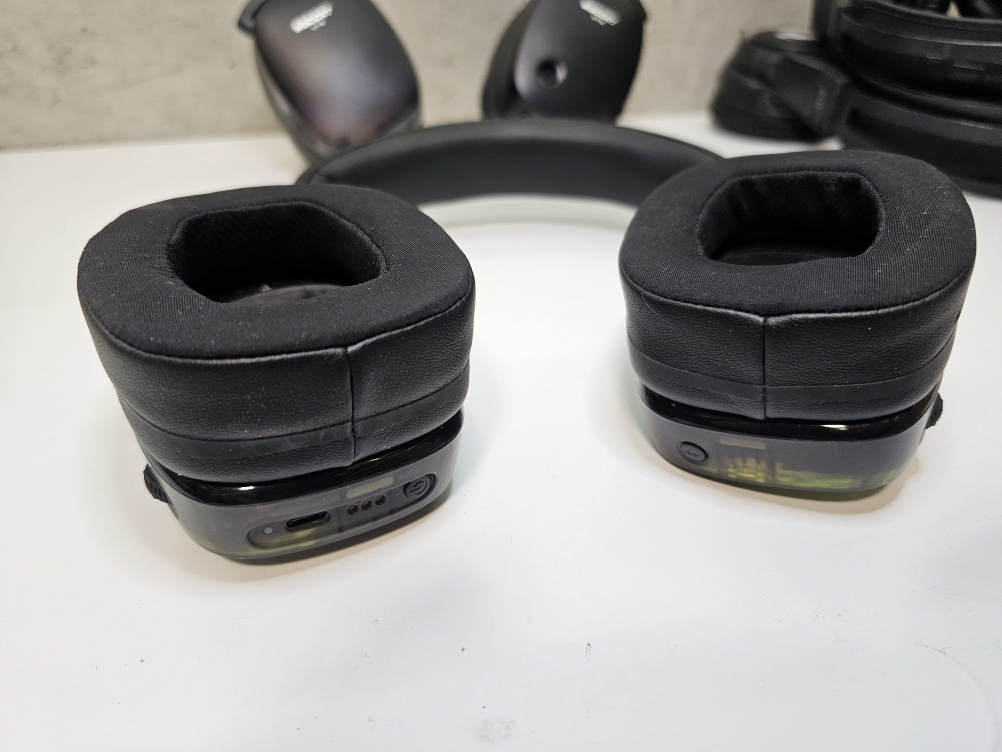 Навушники з мікрофоном ROCCAT SYN Max Air Black