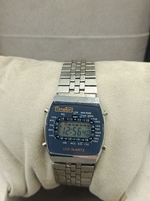 Zegarek  elektroniczny Timetom LCD qartz vintage