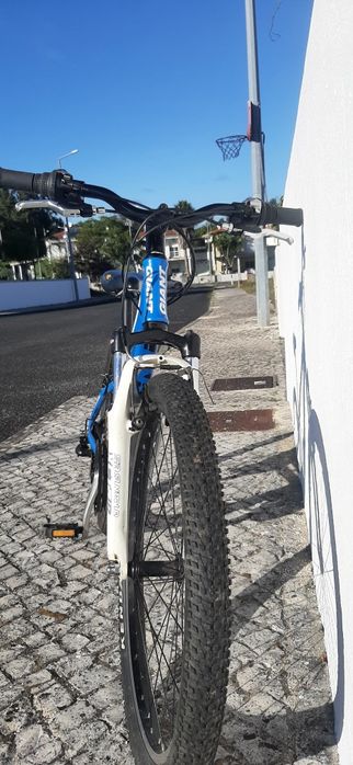 Bicicleta btt Giant roda 24